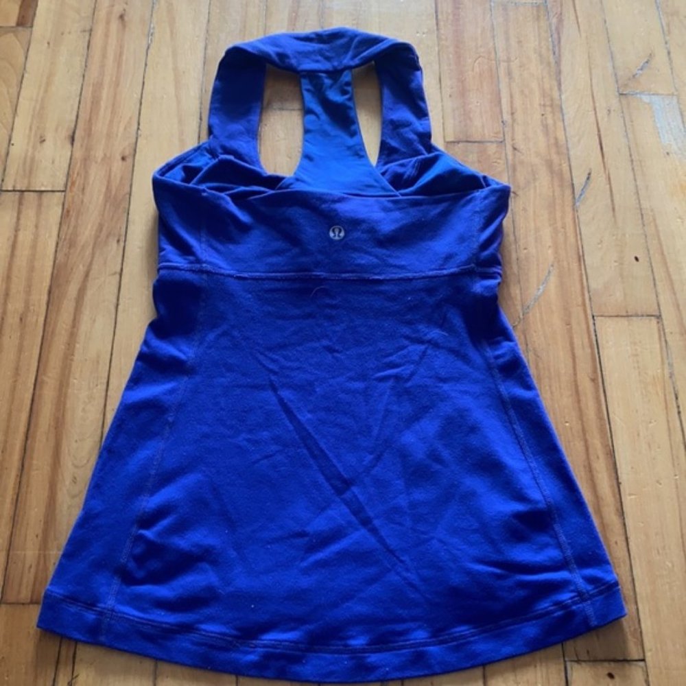 Lululemon top with built in bra